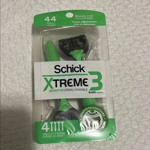 NWT Schick Xtreme 3 Disposable Razors